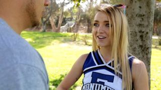 Petite High School Cheerleader Fucks Guy From Craigslist